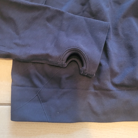 Long sleeve active top - Picture 2 of 3